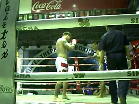 southend muay thai (Joe Emmons) fight in fairtex theppesit stadium pattaya thai land
