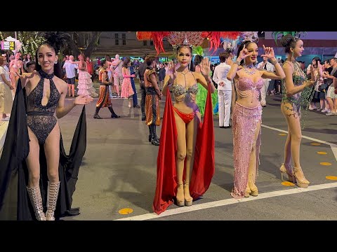Cat Walking Sexy LadyBoys Show(@iHariWalkin Plz Subscribe) Alcazar Pattaya LadyBoys Thailand 🇹🇭